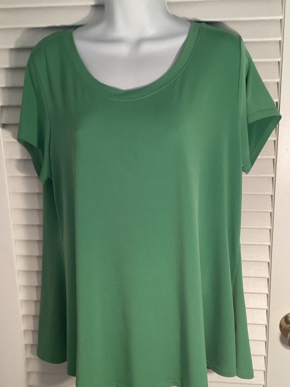 Roz & Ali bright Emerald Green Scoop Neck Short Sleeve Tunic